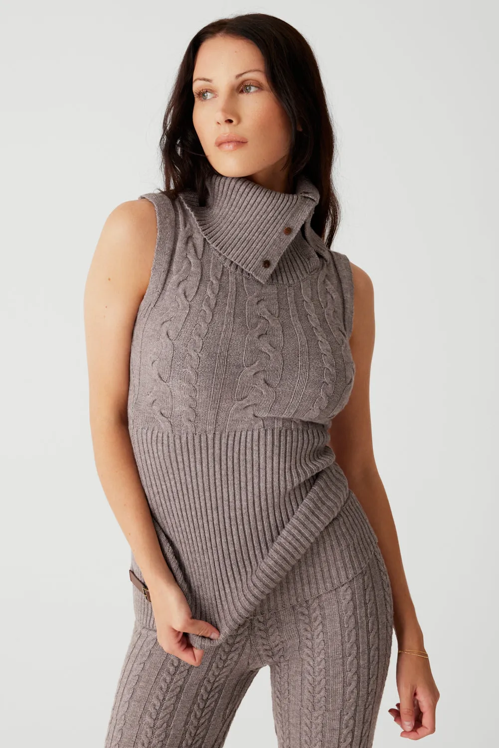 Axel Cable Cloud Knit Sleeveless Sweater - Dark Pearl