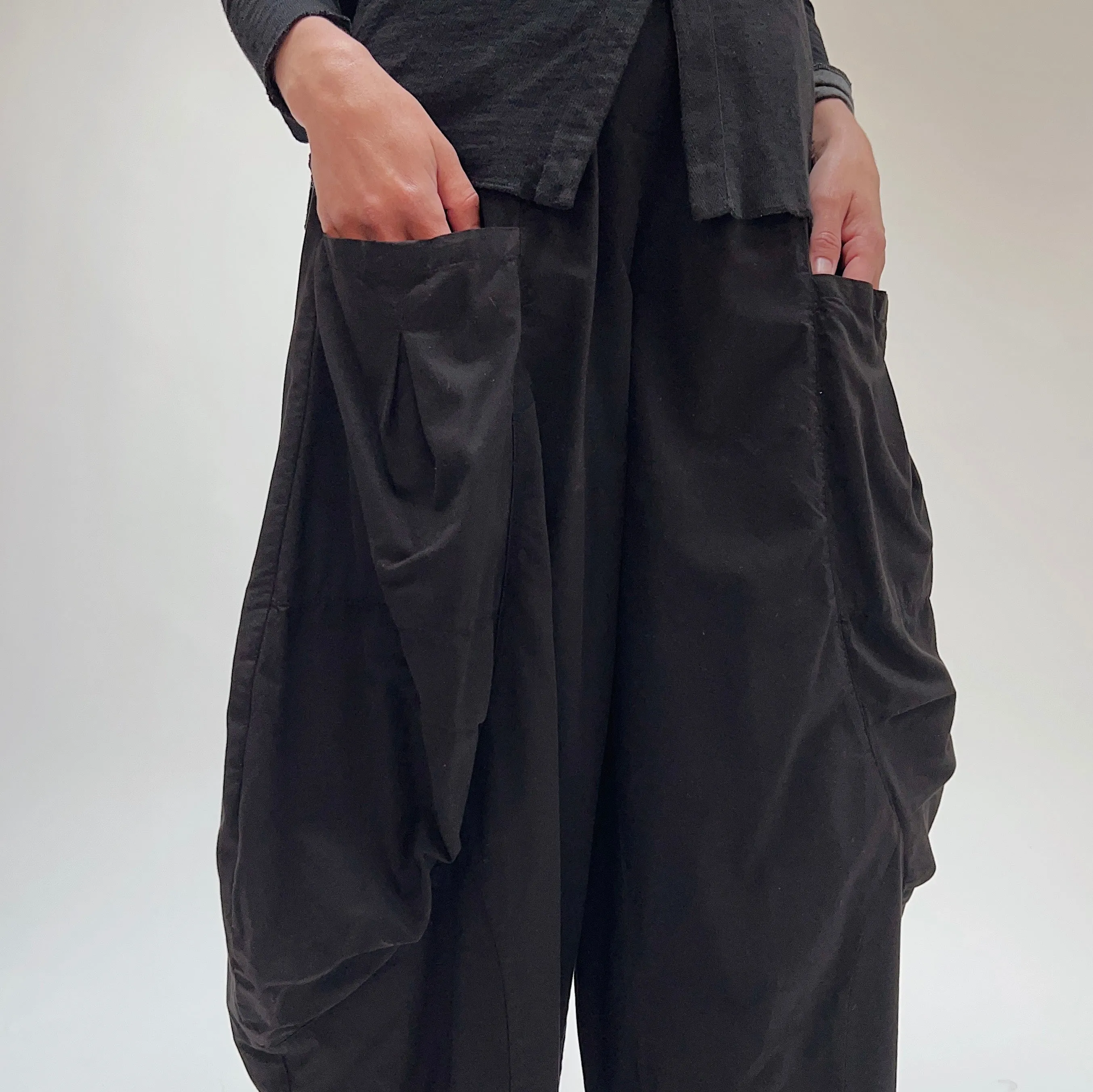 Eleven Stitch | Double Pocket Cotton Pant in Black