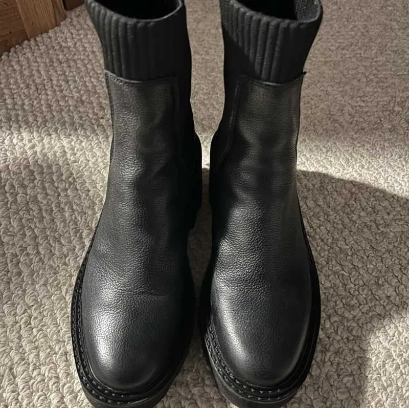 HOVEN BOOTS BLACK LEATHER re:vita