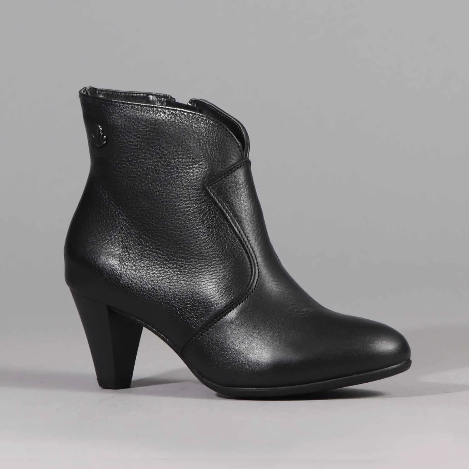 Pointed Ankle Boot in Black - 12528